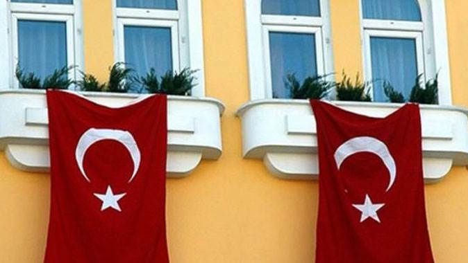 Terörü kınayan Türk siyasetçiye uyarı mektubu