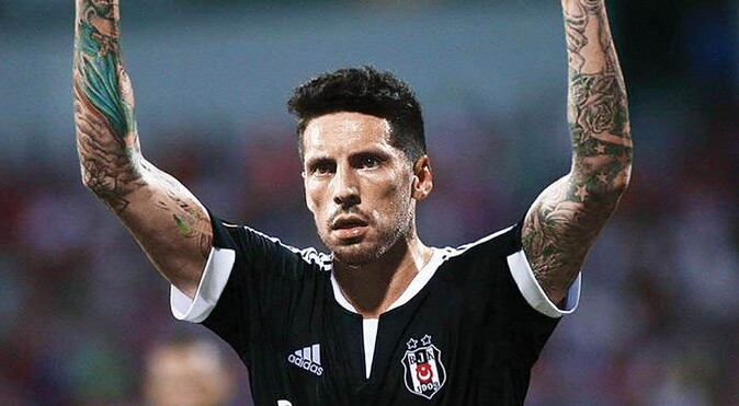 Beşiktaş, Arnavutluk deplasmanından şen dönüyor