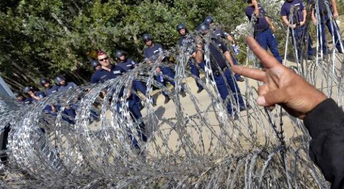 Macaristan, Hırvatistan sınırına tel örgü çekmeye başladı