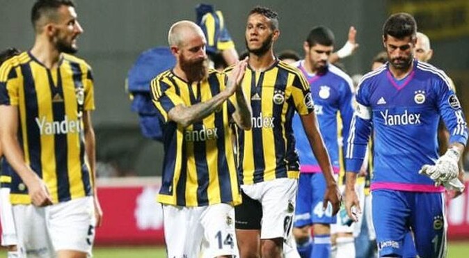 Fenerbahçe&#039;ye o isimden kötü haber! Derbide yok