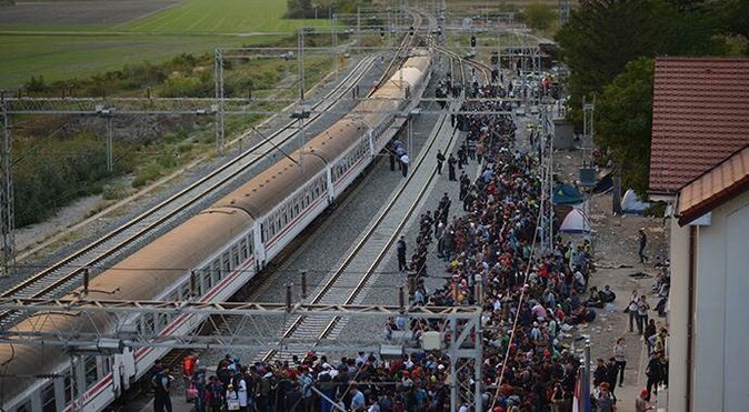 Sığınmacıların Hırvatistan üzerinden Macaristan&#039;a girişi sürüyor
