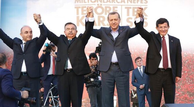 Davutoğlu: Türk&#039;ü Kürt&#039;ü kimse ayıramaz