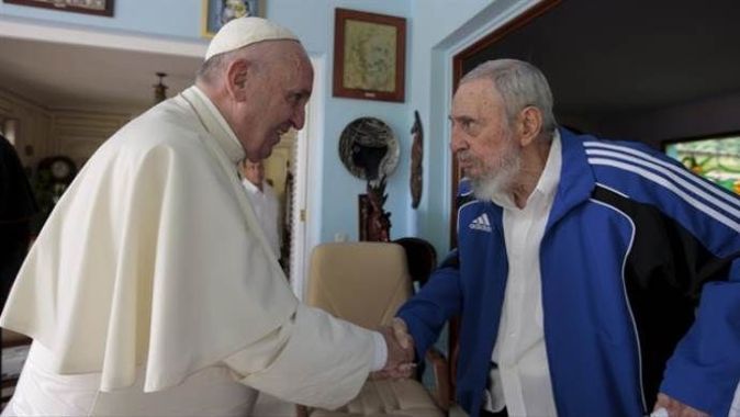 Papa, Castro ile görüştü
