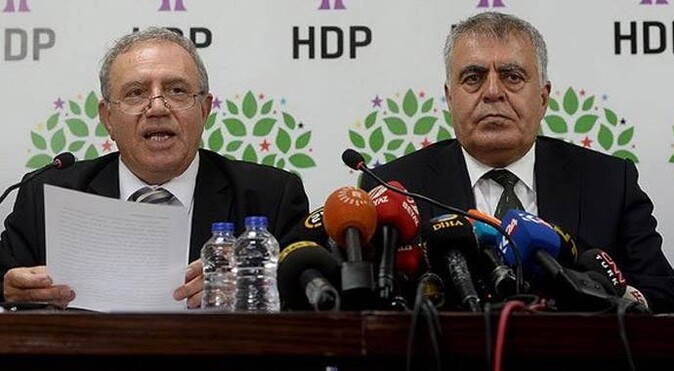 HDP&#039;liler o soruyu duyunca masadan kalktı