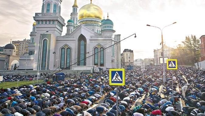 Moskova Merkez Camii yetmedi