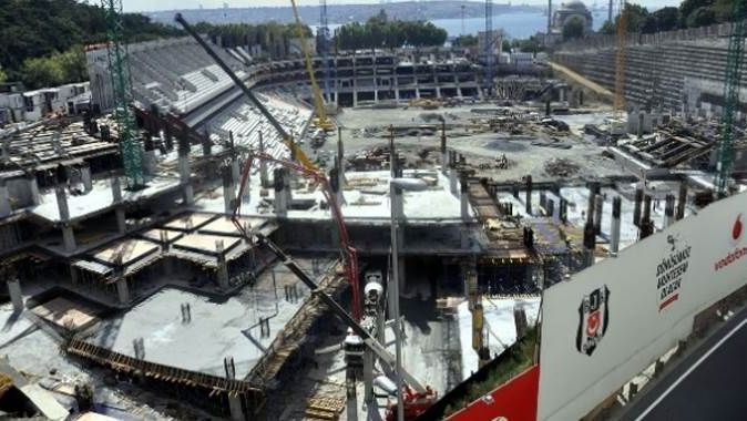Vodafone Arena&#039;nın çatısı monte edildi