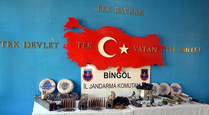 Bingöl&#039;de PKK sığınaklarındaki mühimmatlar ele geçirildi