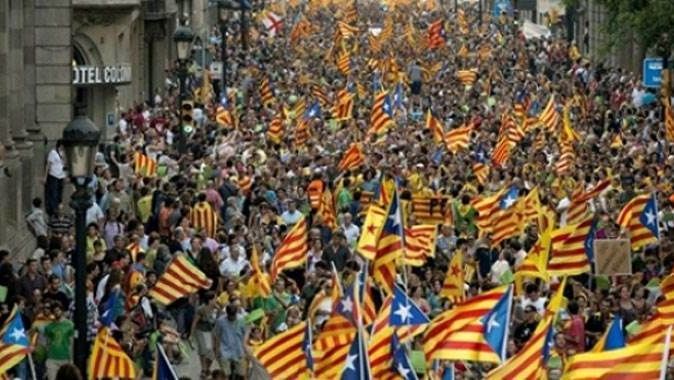 Katalonya&#039;da seçimi bağımsızlık yanlısı partiler kazandı
