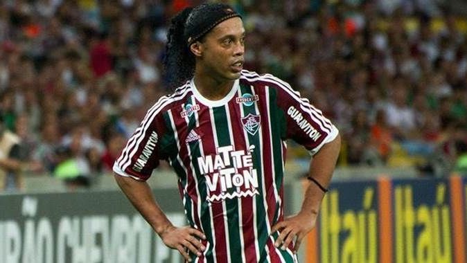 Ronaldinho&#039;nun sözleşmesi feshedildi
