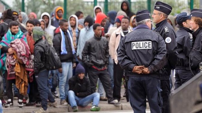 Fransızlar göçmenlere kapıyı kapadı
