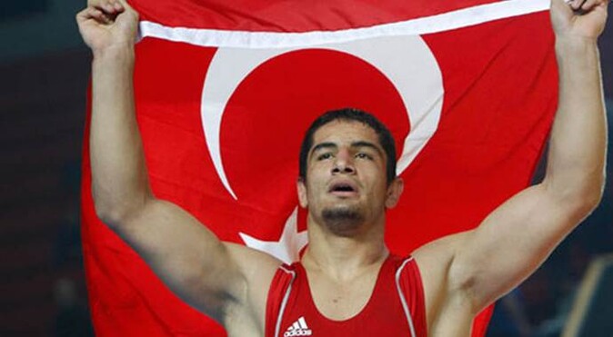 Milli güreşçi Taha Akgül&#039;ün anatomik yapısını inceleyecekler