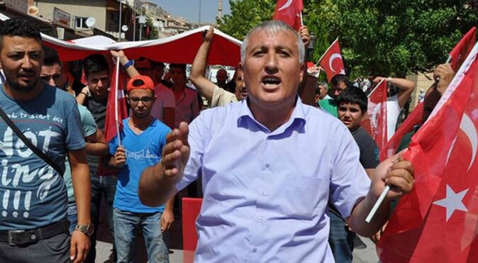 Şehit ailelerinden HDP&#039;li yöneticiye protesto