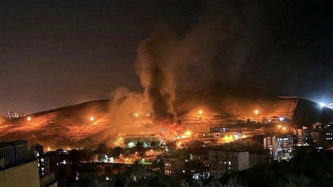 İran&#039;da hapishane yangını... Olay yerinden silah sesleri geldi: 8 yaralı