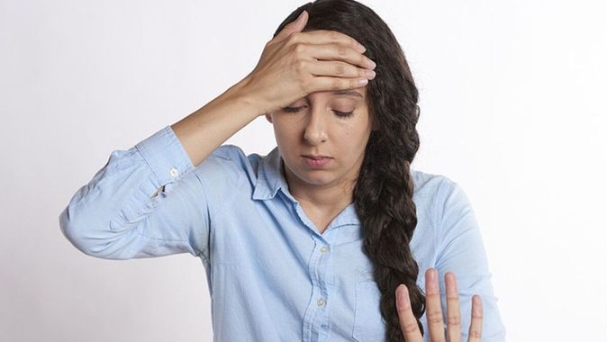 Kadınlarda 2 kat fazla görülüyor… Şiddetli baş ağrısının nedeni olabilir