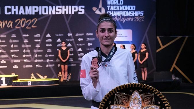 2022 Dünya Tekvando Şampiyonası&#039;nda ilk madalya Hatice Kübra İlgün&#039;le geldi