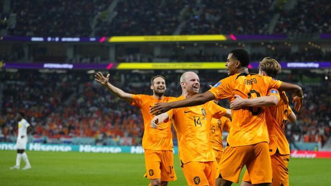Hollanda 15 dakikada işi bitirdi, Mane&#039;siz Senegal&#039;i 2 golle geçti