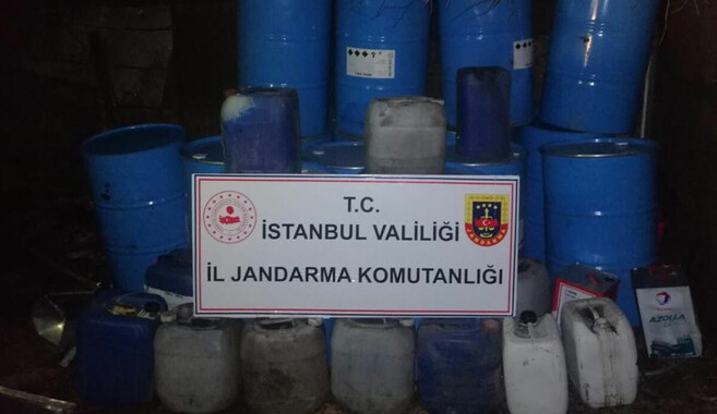 Yılbaşı öncesi operasyon! Piyasaya süreceklerdi... İstanbul’da 12 ton sahte alkol ele geçirildi