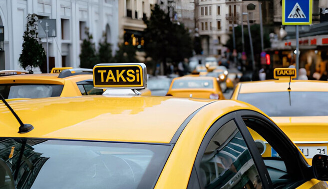 Taksi krizi çözülemiyor! Taksiciler, yolcuyu ‘bahşişe’ bağladı