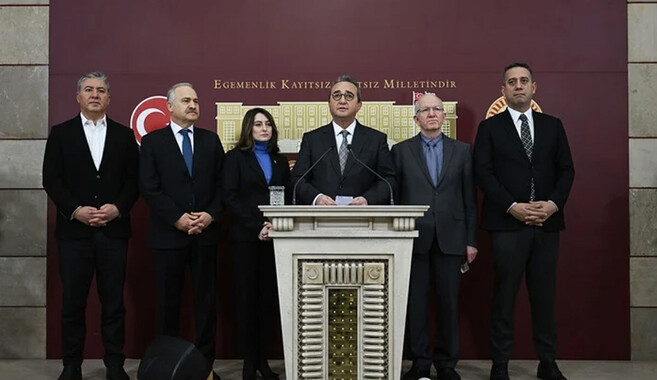 CHP, başörtüsü anayasa teklifine destek vermeyecek Bülent Tezcan duyurdu