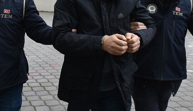 Yunanistan&#039;a kaçarken yakayı ele verdiler: Eski FETÖ&#039;cü Danıştay üyesi ve savcı gözaltında