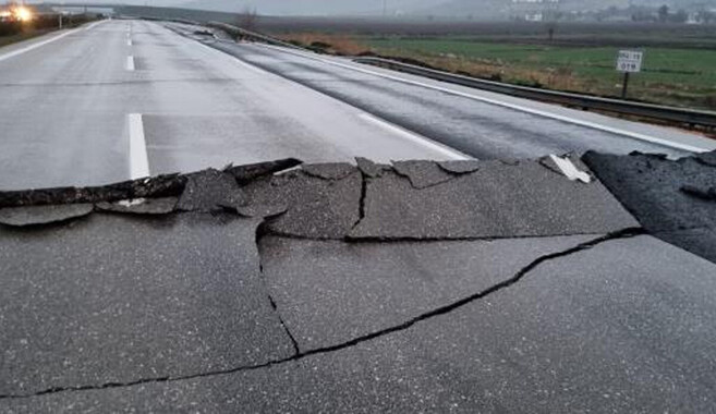 DEPREM NEDENİYLE KAPANAN YOLLAR 6 ŞUBAT 2023: Deprem sonrası hangi yollar kapalı? Kahramanmaraş, Gaziantep, Adana kapalı yolların listesi ve Türkiye KGM haritası