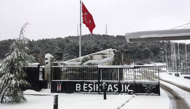 Beşiktaş&#039;ta yaprak dökümü... Josef&#039;in ardından Atiba ve N&#039;Koudou ile de yollar ayrıldı