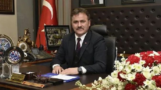 O da depremzedeydi: Gümüşhane Belediye Başkanı Ercan Çimen, devletin verdiği evi bağışladı