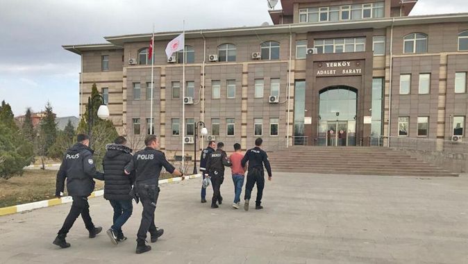 Kırşehir&#039;de otomobil hırsızları 300 saatlik kaydın incelenmesi ile yakalandı