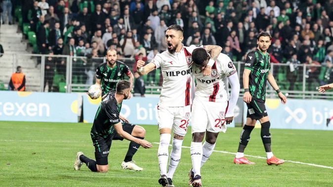 Sakaryaspor - Samsunspor (0-1 Maç Sonucu) Kavgalı maçta 3 kırmızı kart çıktı