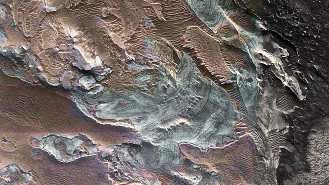 Bilim dünyasını heyecanlandıran keşif: Mars’ta antik buzul kalıntıları tespit edildi