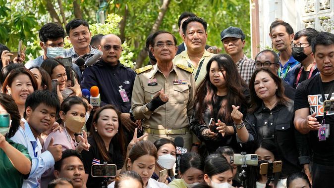 Tayland&#039;da seçim tarihi ertelendi! Cunta lider General Prayut Chan-o-cha anketlerde geride