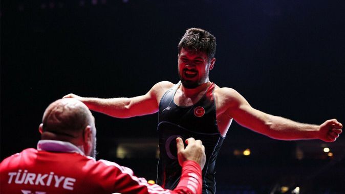 Son Dakika! Milli güreşçi Ali Cengiz&#039;den Avrupa Şampiyonası&#039;nda gümüş madalya