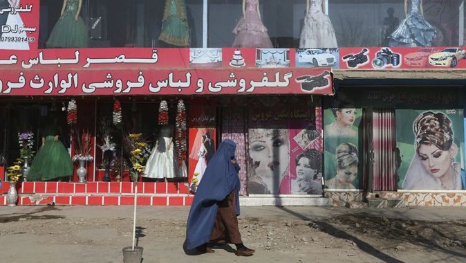 Taliban güzellik salonlarını yasaklıyor