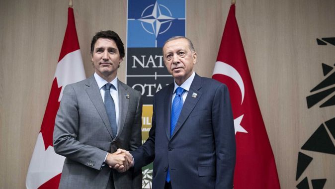 Cumhurbaşkanı Erdoğan’dan NATO zirvesinde peş peşe temaslar: Kanada Başbakanı Trudeau ile görüştü