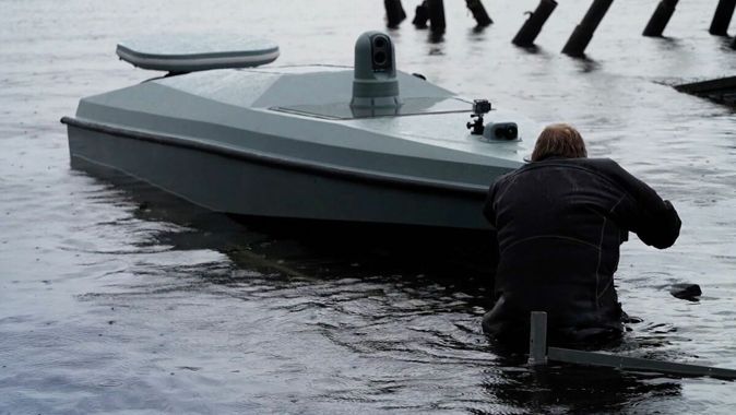 Ukrayna, Rusya&#039;nın başını ağrıtan insansız deniz aracını tanıttı!