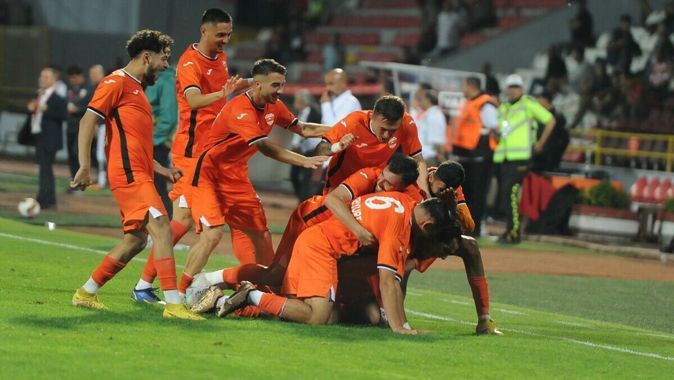 ÖZET Boluspor - Adanaspor (0-2 Maç Sonucu) Toros Kaplanları galibiyetle döndü