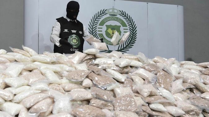 Suudi Arabistan&#039;dan tarihi uyuşturucu operasyonu: Baklava kutularına milyonlarca hap saklamışlar...