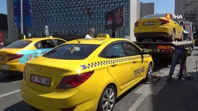 İstanbul&#039;da kısa mesafe gitmeyen taksiciler polise takıldı