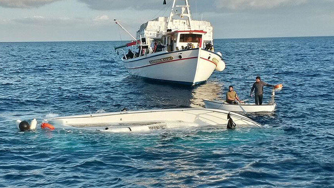 Öğrenci dolu tekne alabora oldu! 10 çocuk kayıp