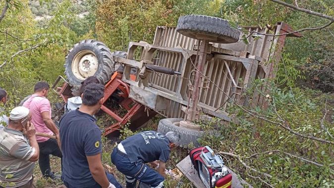 17 yaşındaki çocuğun kullandığı traktör şarampole uçtu: 2 çocuk hayatını kaybetti