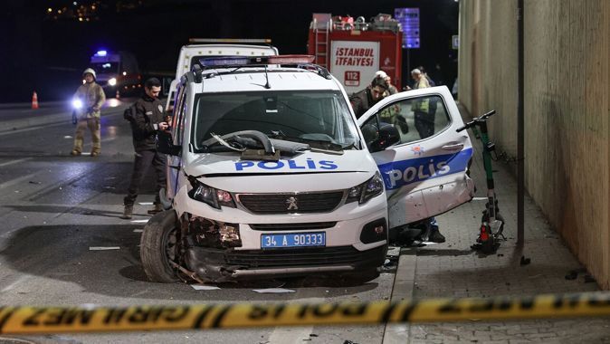 İstanbul&#039;da alkollü sürücü hafriyat kamyonetle faciaya neden oldu! 2 polis ağır yaralı