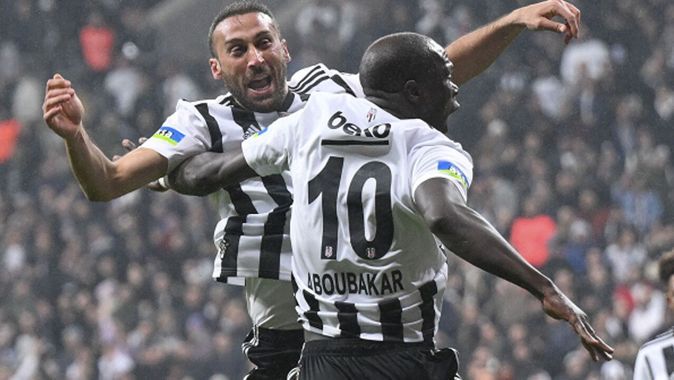 Beşiktaş revire döndü! Aboubakar ve Cenk Tosun&#039;dan kötü haber