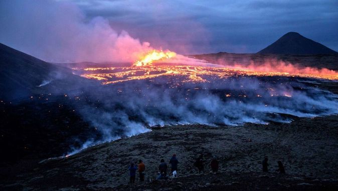 İzlanda&#039;da volkanik patlama alarmı! OHAL ilan edildi