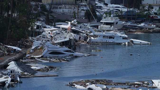 Kasırga vurdu, turistik kent çöplüğe döndü! Salgın riski halkı korkutuyor