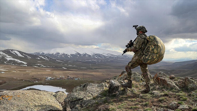 Zeytin Dalı bölgesinde operasyon! Saldırı hazırlığındaki 4 PKK&#039;lı terörist etkisiz!