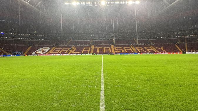 Galatasaray - Manchester United maçında ilk 11&#039;ler belli oldu! Aslan 3 puan için sahada