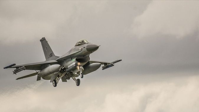 ABD F-16 savaş uçağı Sarı Deniz&#039;de düştü!