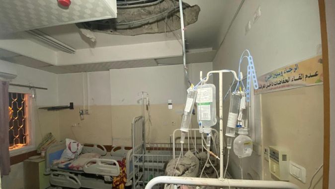 İşgalci İsrail&#039;in baskın düzenlediği hastanede 3 çocuk oksijen yetersizliğinden hayatını kaybetti