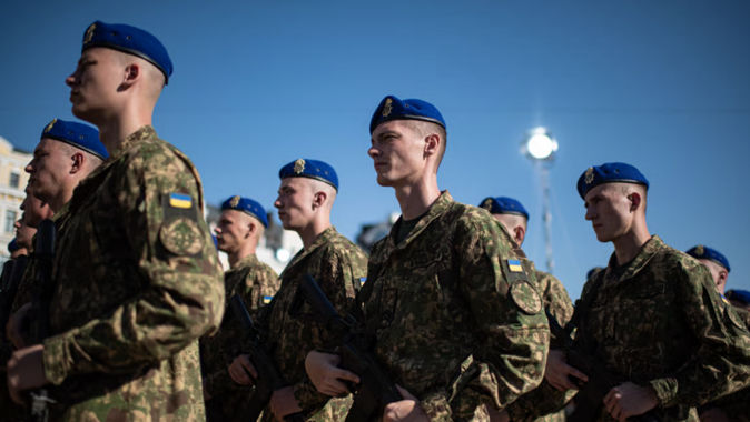Yurt dışında yaşayan Ukraynalı erkeklere askerlik çağrısı