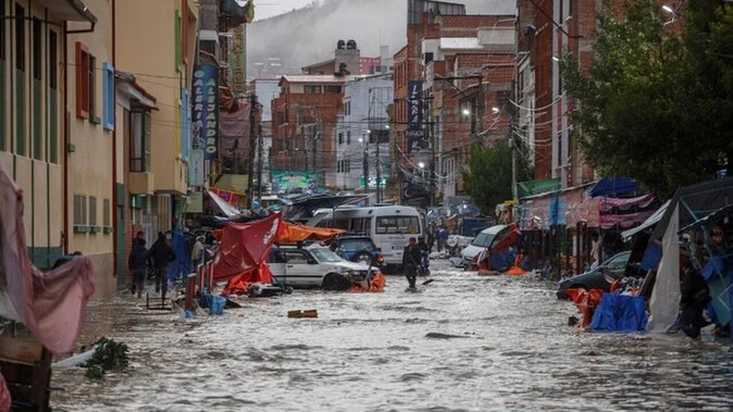 Bolivya kabusu yaşıyor: Nehir taştı, yüzlerce ev sular altında kaldı, ölü ve kayıplar var